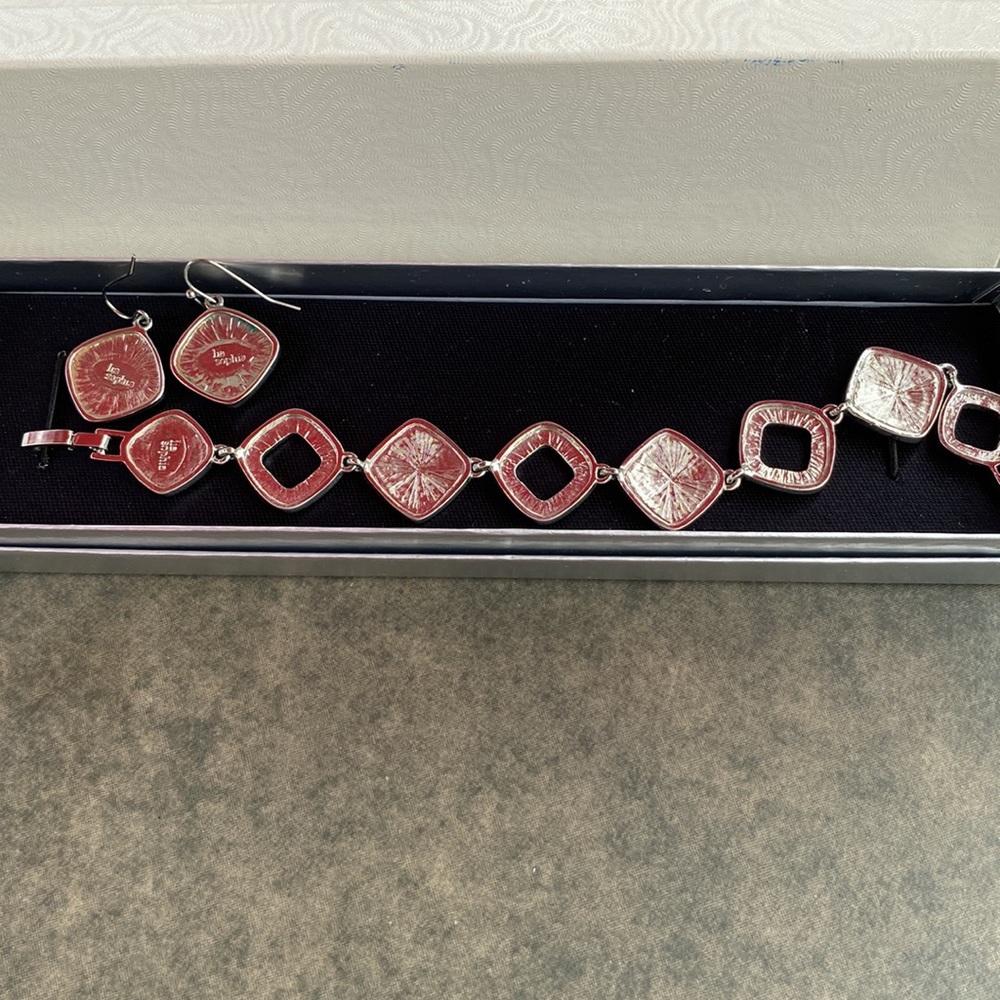 Lia Sophia Shepherd Hook Filigree Earrings With Matching Bracelet - Picture 2 of 2